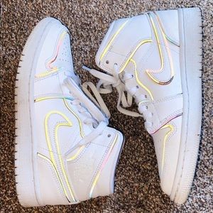 jordan 1 mid iridescent reflective white